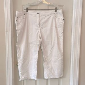 White plus size capri